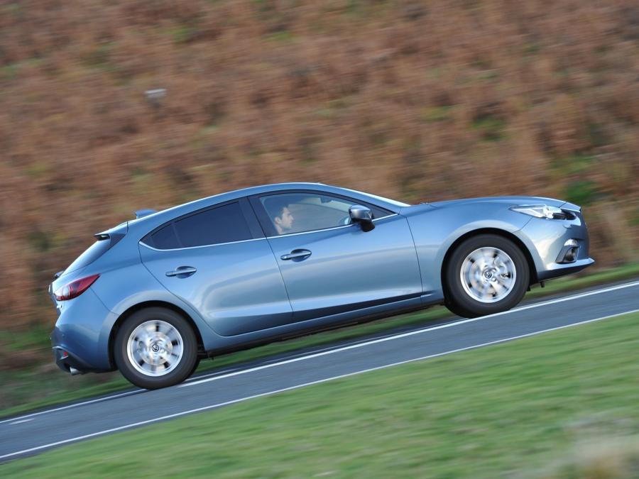  Mazda3 Hatchback 2013 года  (UK) (фото 9 из 24)